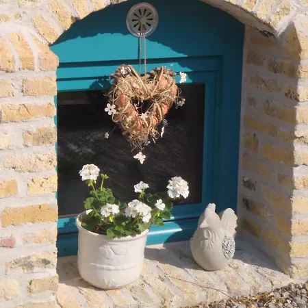 Holiday home De Charme Avec Jardin, Equipe Pour Familles Et Bebes, A 15km De Dunkerque Et 3km De Bergues - Fr-1-510-170 Quaedypre